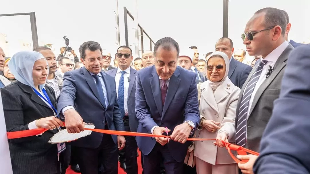 رئيس الوزراء يشهد إطلاق "صندوق تحيا مصر" أكبر قافلة مساعدات إنسانية للأشقاء الفلسطينيين 19 - جريدة المساء