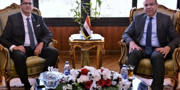 وزير الطيران يلتقي سكرتير عام ACI لإقليم أفريقيا 10 - جريدة المساء وزير الطيران يلتقي سكرتير عام ACI لإقليم أفريقيا 9 - جريدة المساء