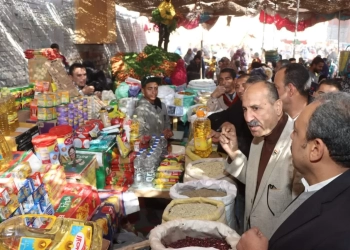 السكرتير العام المساعد لبني سويف يتابع انتظام العمل بمبادرة "سوق اليوم الواحد" 19 - جريدة المساء