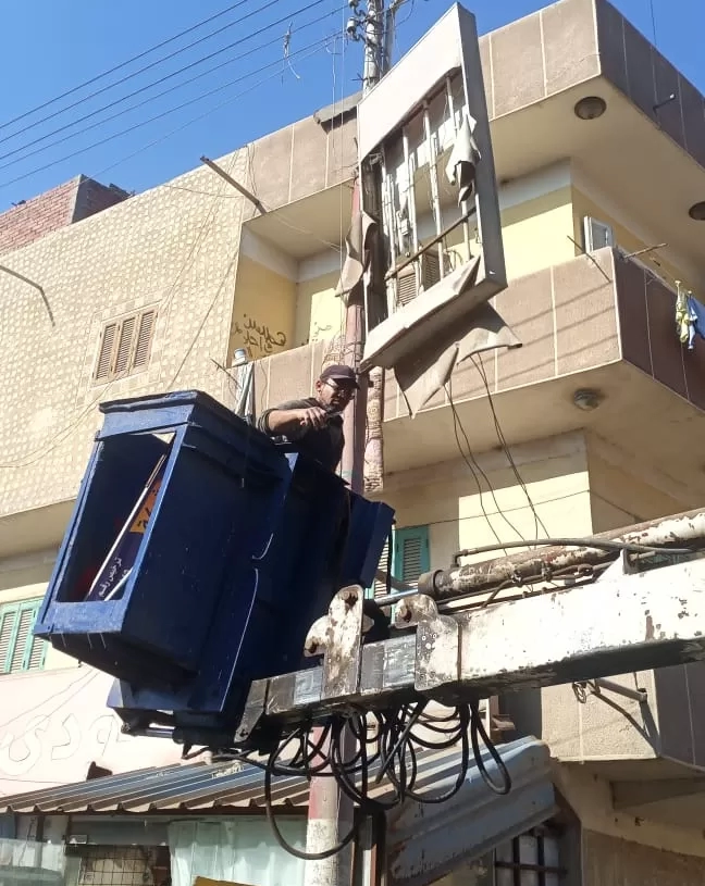 إزالة 35 إعلانا مخالفا ببيلا ..وحملات مكثفة لتقنين الإعلانات المخالفة على مستوى المحافظة 19 - جريدة المساء