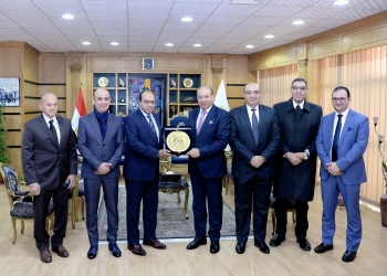 جامعة المنصورة تُكرم الفريق المشارك بإجراء أول عملية بالعالم لبناء صمامات الأورطى بأنسجة ذاتية 31 - جريدة المساء