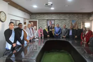 وكيل وزارة التعليم بالجيزة ينهي تكليف مدير مدرسة بكرداسة لتقصيره في أعمال الامتحانات.. ويكرم أوائل الطلبة 33 - جريدة المساء