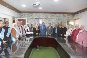 وكيل وزارة التعليم بالجيزة ينهي تكليف مدير مدرسة بكرداسة لتقصيره في أعمال الامتحانات.. ويكرم أوائل الطلبة 35 - جريدة المساء