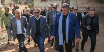 محافظ الشرقية يُفاجئ العاملين بالإدارتين البيطرية والزراعية بأبو حماد.. ويقرررفع كفاءة منحل العسل 1 - جريدة المساء