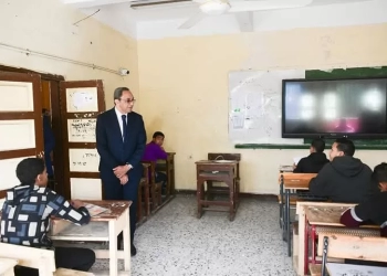 استبعاد 3 رؤساء لجان ومراقب أول بسبب مخالفات امتحانات الشهادة الإعدادية بقنا 21 - جريدة المساء