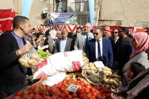 محافظ الشرقية يفتتح سوق اليوم الواحد بمدينة ههيا ويدعو المواطنين للإستفادة من التخفيضات وجودة المنتجات 27 - جريدة المساء