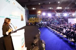 وزيرة التضامن الإجتماعي ومحافظ الشرقية يشهدان إحتفالية " يدوم الفرح" بالصالة المغطاة بالزقازيق 32 - جريدة المساء