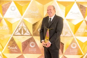 ٧ نجوم حصدوا جائزة "الإنجاز مدى الحياة" بالنسخة الخامسة من Joy Awards 17 - جريدة المساء