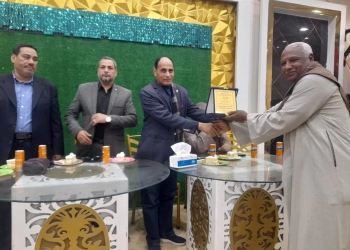 احتفالية كبرى بمدرسة نقادة الثانوية التجارية لتكريم المحالين للمعاش وأوائل الطلاب المتفوقين 22 - جريدة المساء