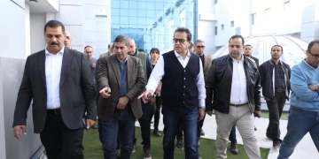 وزير الصحة تفقد سير العمل بمستشفي حميات طنطا ومركز طب أسرة بنواج ومشروع إنشاء مستشفى طنطا العام ومركز اورام طنطا ويشيد بمعدلات الانجاز 5 - جريدة المساء