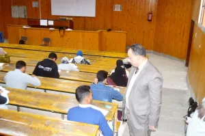 عميد كلية الحقوق بقنا يتفقد لجان امتحانات الفصل الدراسي الأول 41 - جريدة المساء