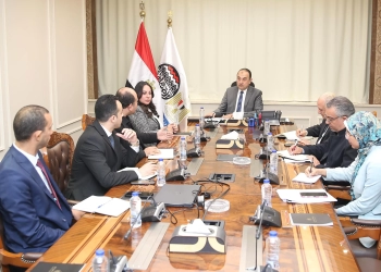 وزير قطاع الأعمال العام يلتقي وفدا من المبادرة الوطنية لتطوير الصناعة المصرية "ابدأ" لتعزيز التعاون المشترك 17 - جريدة المساء