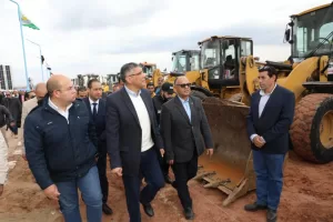 استعدادا للطواريء.. محافظ الجيزة يشهد أكبر اصطفاف بتاريخ المحافظة بإجمالي 752 سيارة ومعدة 41 - جريدة المساء