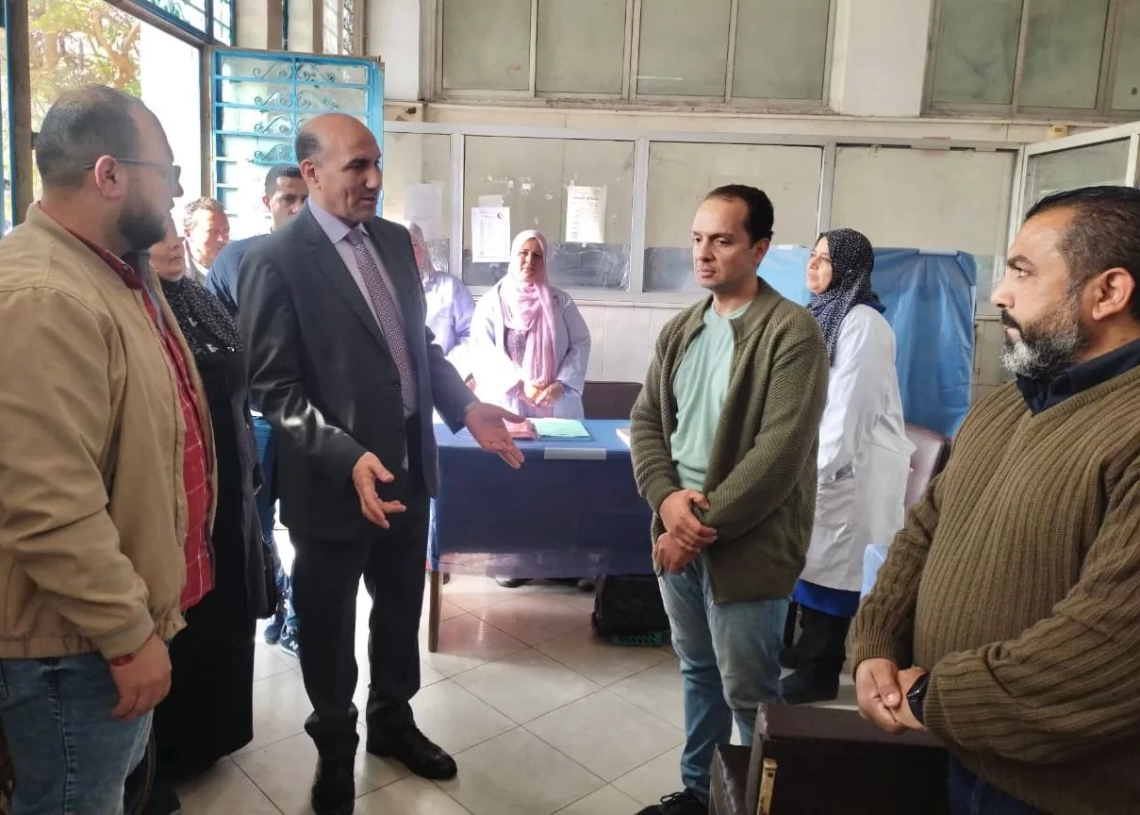نائب رئيس جامعة الزقازيق لشئون التعليم والطلاب يتفقد الإدارة العامة للشئون الطبية 39 - جريدة المساء