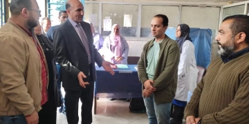 نائب رئيس جامعة الزقازيق لشئون التعليم والطلاب يتفقد الإدارة العامة للشئون الطبية 21 - جريدة المساء