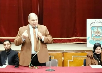 وكيل وزارة التربية والتعليم بقنا يشدد على الالتزام بالضوابط في اجتماع مع رؤساء لجان امتحانات الشهادة الإعدادية 23 - جريدة المساء