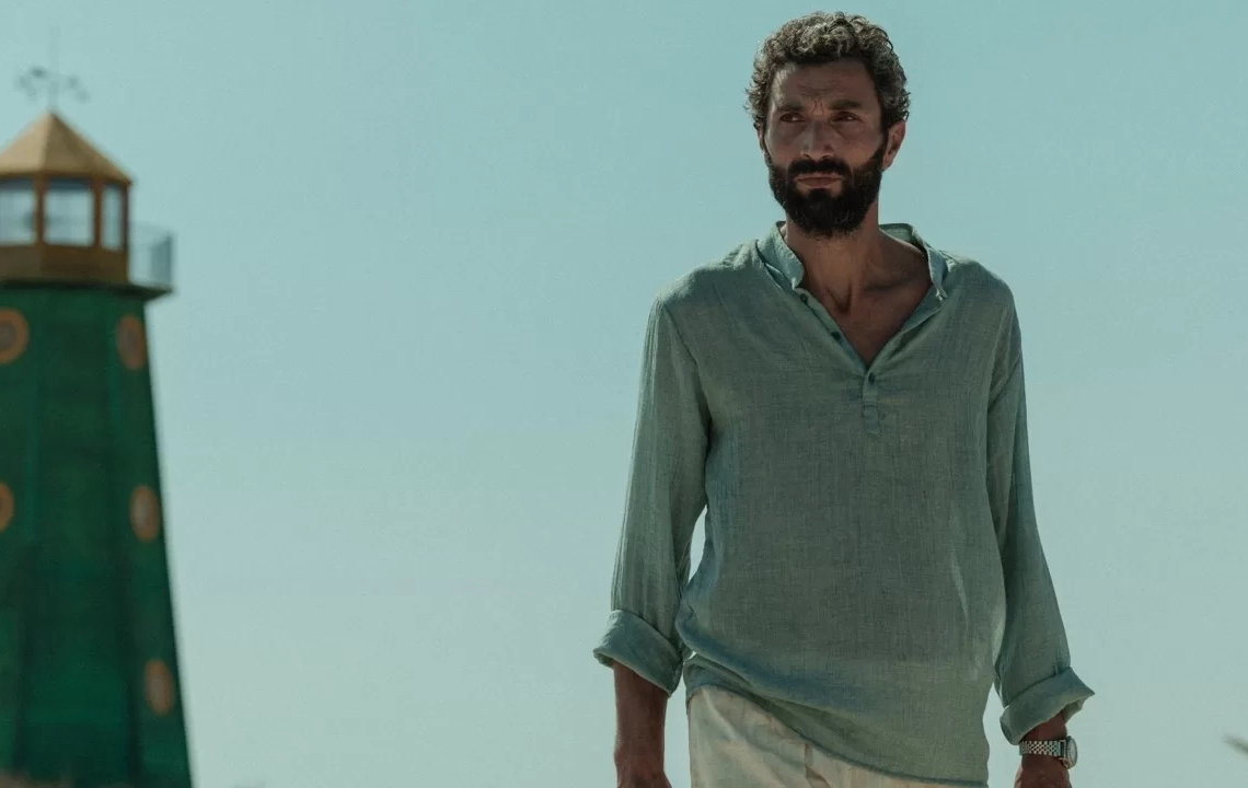 نتفليكس تطلق الإعلان الرسمي لفيلم التشويق والغموض "من وراء الموج" 20 - جريدة المساء نتفليكس تطلق الإعلان الرسمي لفيلم التشويق والغموض "من وراء الموج" 19 - جريدة المساء