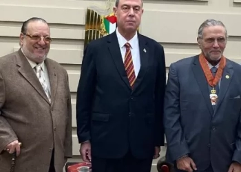 الرئيس الفلسطينى يمنح د.محمد الكحلاوى نجمة الاستحقاق  21 - جريدة المساء