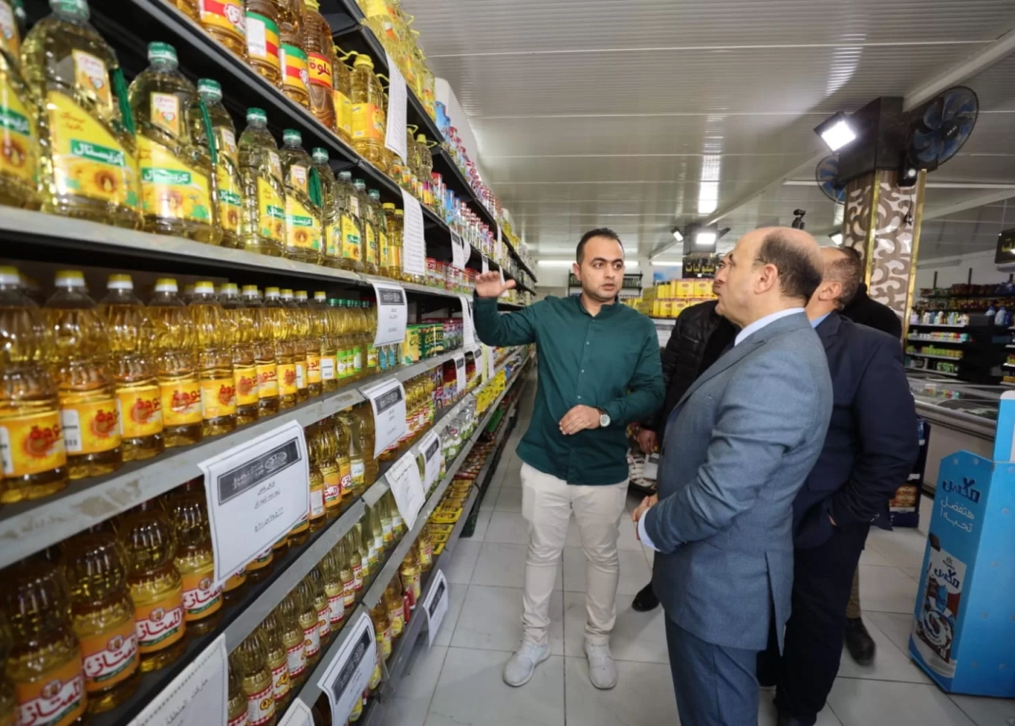 لمتابعة توافر السلع وتخفيف الأعباء عن المواطنين.. محافظ كفر الشيخ يتفقد هايبر ماركت "جهاز مستقبل مصر" ببلطيم 19 - جريدة المساء