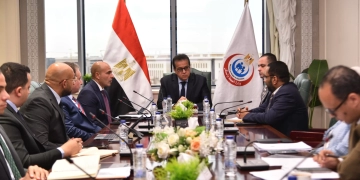 نائب رئيس مجلس الوزراء وزير الصحة والسكان بحث سبل التعاون وخطط العمل المشترك مع شركة استرازينكا 1 - جريدة المساء