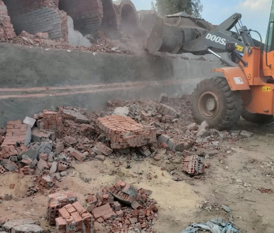 إزالة فورية ل٢٠ مقبرة على الأرض الزراعية ب "شرانيس قويسنا".. و حالتي متغير مكانى بالباجور و بركة السبع 17 - جريدة المساء