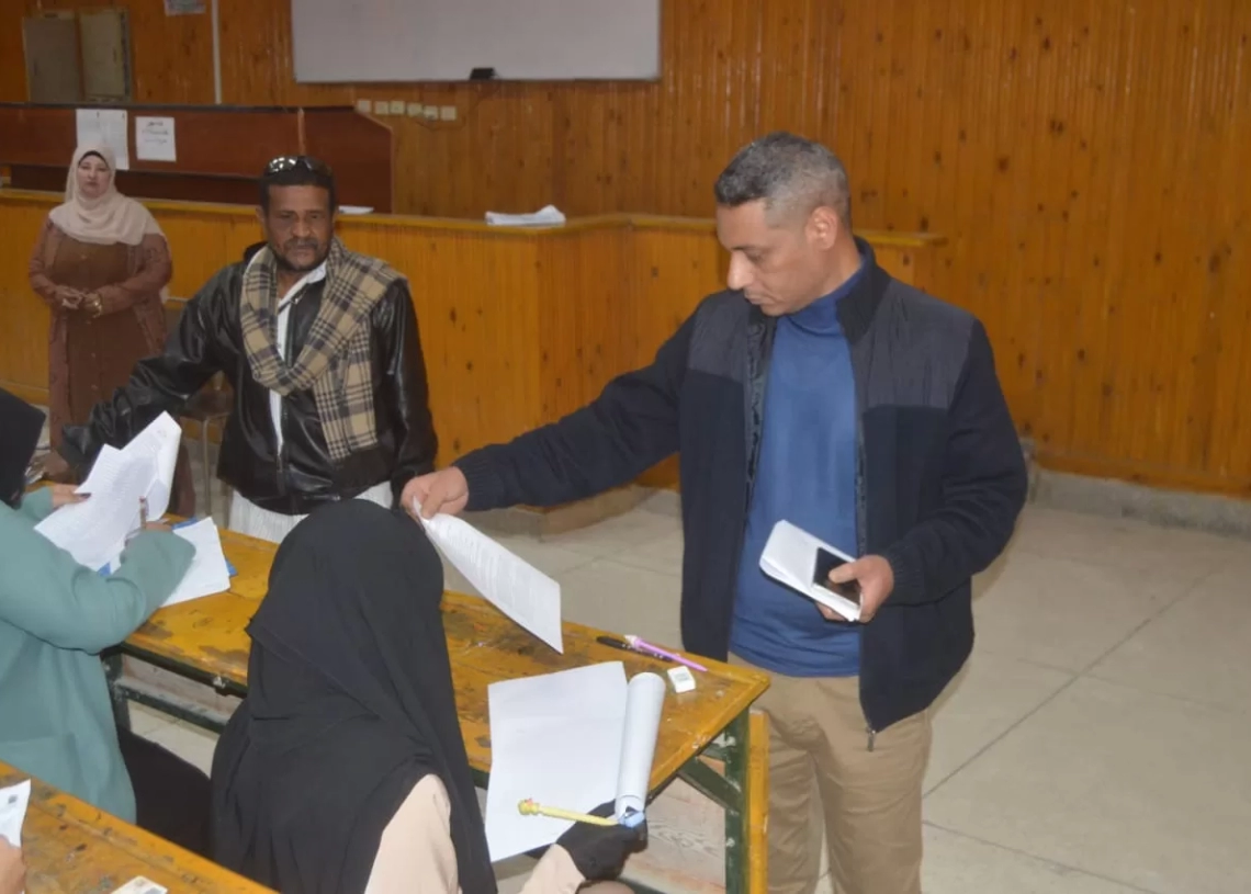 انتهاء امتحانات الفصل الدراسى الأول بكلية الحقوق بقنا 19 - جريدة المساء