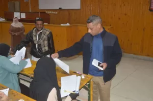 انتهاء امتحانات الفصل الدراسى الأول بكلية الحقوق بقنا 21 - جريدة المساء