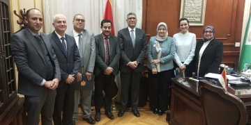 محافظ الجيزة يستقبل وفداً من مركز المعلومات ودعم اتخاذ القرار بمجلس الوزراء.. لتعزيز أوجه التعاون الفني والتكنولوجي 1 - جريدة المساء