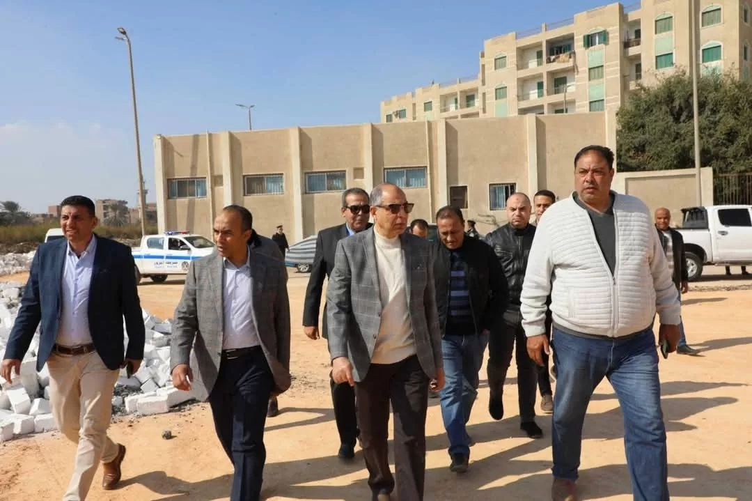 محافظ المنيا يتفقد منطقتي الحبشي وماقوسة: سوق الجملة الجديد نقلة حضارية لعروس الصعيد 16 - جريدة المساء