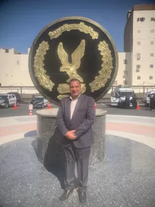 أعضاء محاكاة مجلس الشيوخ بقنا يهنئون مدير الأمن بعيد الشرطة الـ73 33 - جريدة المساء