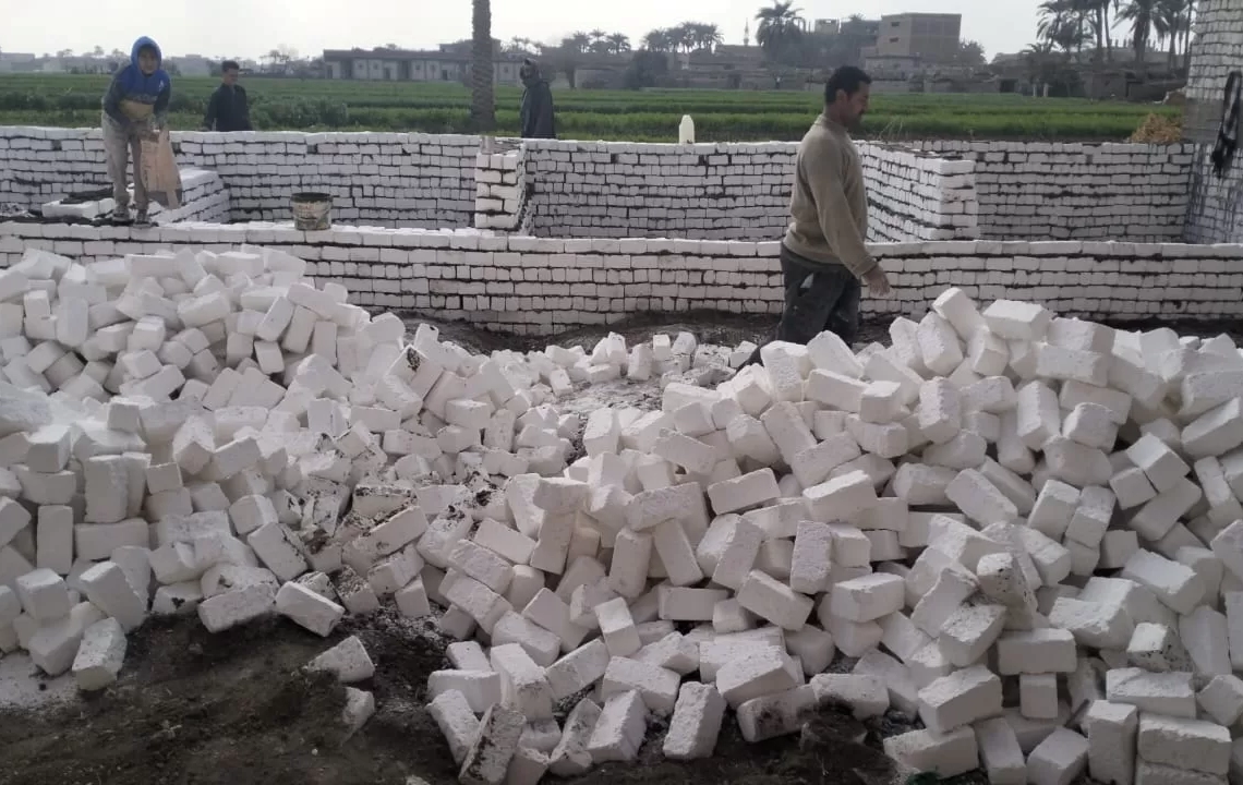 محافظة الجيزة تزيل ٢٠ حالة تعد علي الأراضي الزراعية وأملاك الدولة بمنشأة القناطر والصف وأطفيح 19 - جريدة المساء