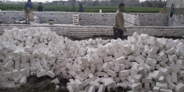 محافظة الجيزة تزيل ٢٠ حالة تعد علي الأراضي الزراعية وأملاك الدولة بمنشأة القناطر والصف وأطفيح 1 - جريدة المساء