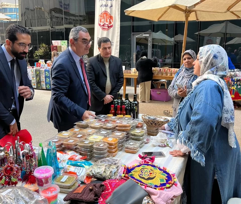 "التضامن" تنظم معرض ديارنا للحرف اليدوية والتراثية ببنك الإمارات دبي 16 - جريدة المساء