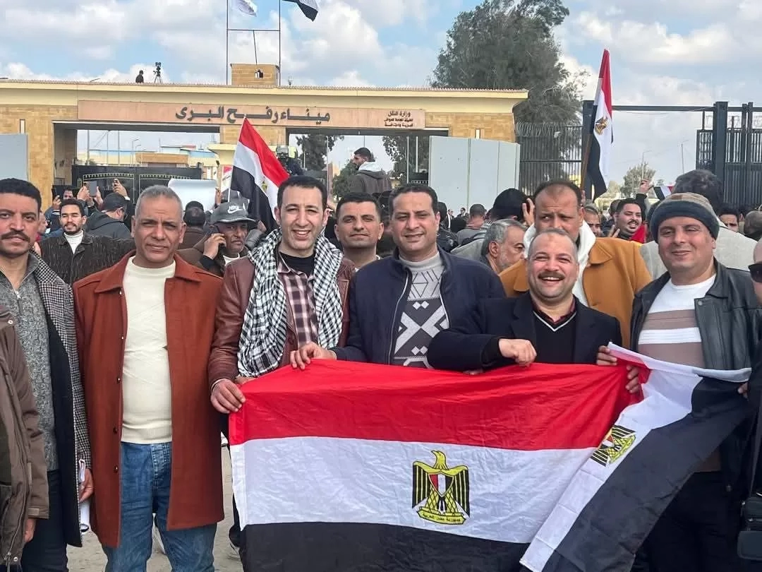 انتفاضة شعبية لأعضاء مستقبل وطن الشرقية بمعبر رفح.. نقف صفا واحدا خلف السيسي للدفاع عن الأمن القومى المصرى 19 - جريدة المساء