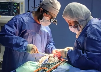 بعد سقوطها من علو.. فريق مستشفى بلبيس.. ينجح في إنقاذ حياة طفلة 3 سنوات أصيبت بكسر في الجمجمة ونزيف بالمخ 35 - جريدة المساء