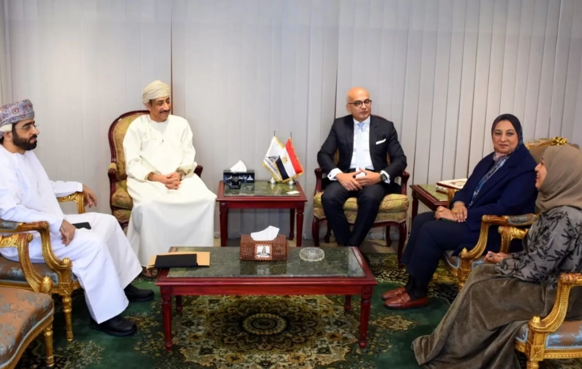 لبحث التعاون الثقافي والأكاديمي.. رئيس جامعة عين شمس يلتقي السفير العماني 20 - جريدة المساء لبحث التعاون الثقافي والأكاديمي.. رئيس جامعة عين شمس يلتقي السفير العماني 19 - جريدة المساء
