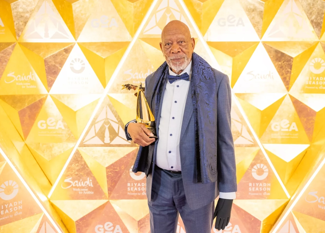 ٧ نجوم حصدوا جائزة "الإنجاز مدى الحياة" بالنسخة الخامسة من Joy Awards 15 - جريدة المساء