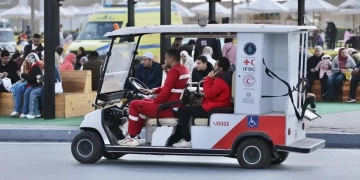 الهلال الأحمر المصرى يبرز تواجده فى معرض الكتاب