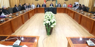 محافظ المنوفية يبحث مع مسئول الجمعيات ومنظمات المجتمع المدني.. آلية دعم أهالي غزة ويوجه بتضافر الجهود وتذليل العقبات 1 - جريدة المساء