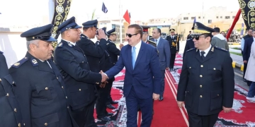 احتفالاً بالذكرى الـ 73 .. محافظ المنوفية ومدير الأمن يضعان إكليلاً من الزهور علي النصب التذكاري لشهداء الشرطة.. بمعسكر قويسنا 1 - جريدة المساء