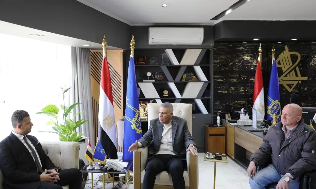 محافظ أسوان يلتقى وفد اللجنة الاقتصادية بالمجلس القومى لحقوق الإنسان 17 - جريدة المساء