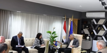 فى لقاء محافظ أسوان بوفد المشروع السويسرى .. الإسراع بمعدلات تنفيذ المرحلة الثانية لتحسين مياه الشرب بمناطق السيل الريفى والجديد وعزب كيما .. 1 - جريدة المساء