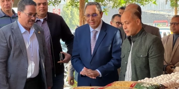 بمناسبة عيد الشرطة.. محافظ قنا يتفقد مبادرة "كلنا واحد" لتخفيف أعباء المواطنين 1 - جريدة المساء