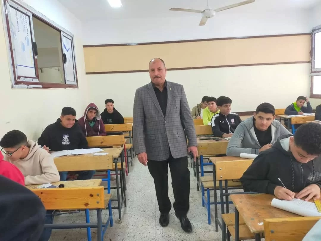 مدير تعليم المنيا يتابع اليوم الأخير لامتحانات الشهادة الاعدادية 19 - جريدة المساء