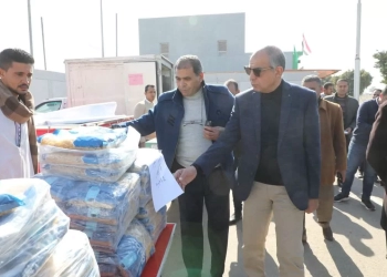محافظ المنيا يشهد إطلاق قافلة متنقلة لبيع السلع الغذائية بتخفيضات أكثر من 30% بقرية المعصرة بملوى 23 - جريدة المساء