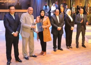 خلال احتفالية الثقافة لتكريم المتميزين.. ابتسام عبدالمريد تفوز بجائزة "المدير المثالي" لاقليم وسط الصعيد. 17 - جريدة المساء