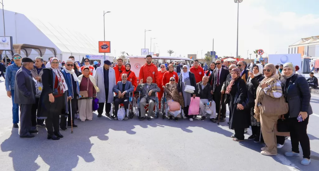 "التضامن" تنظم زيارة لكبار السن بدور المسنين إلى معرض الكتاب 25 - جريدة المساء