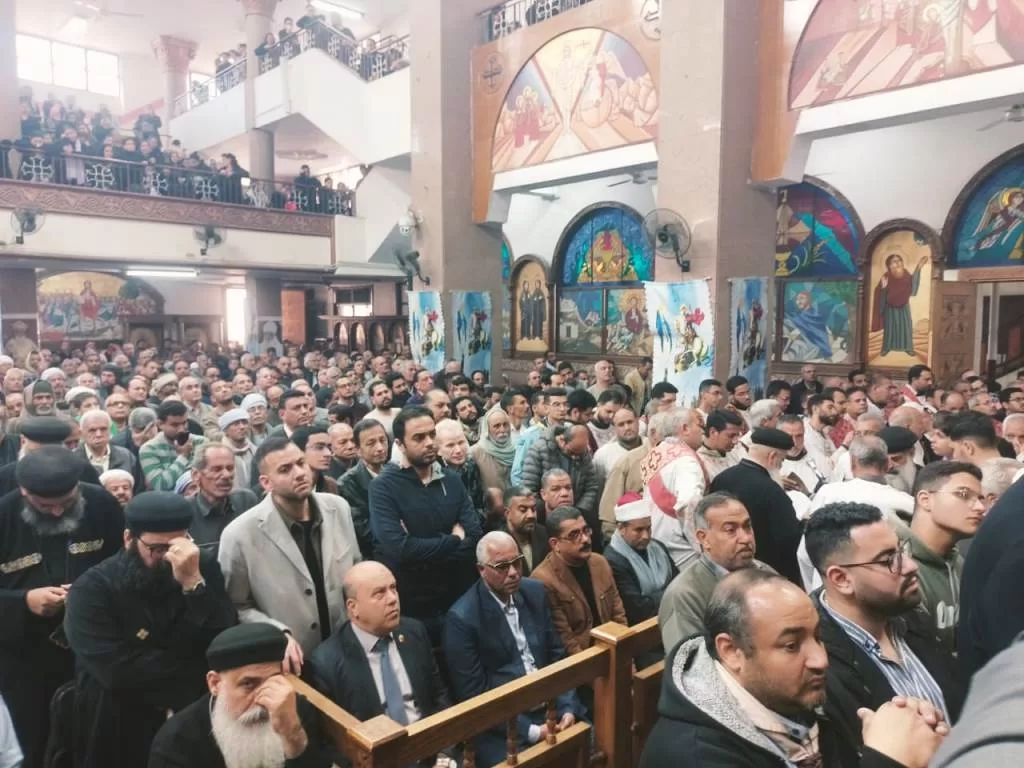 محافظ أسوان ينيب السكرتير العام المساعد لحضور صلاة القداس لوكيل مطرانية الأقباط الأرثوذكس بكوم أمبو 19 - جريدة المساء