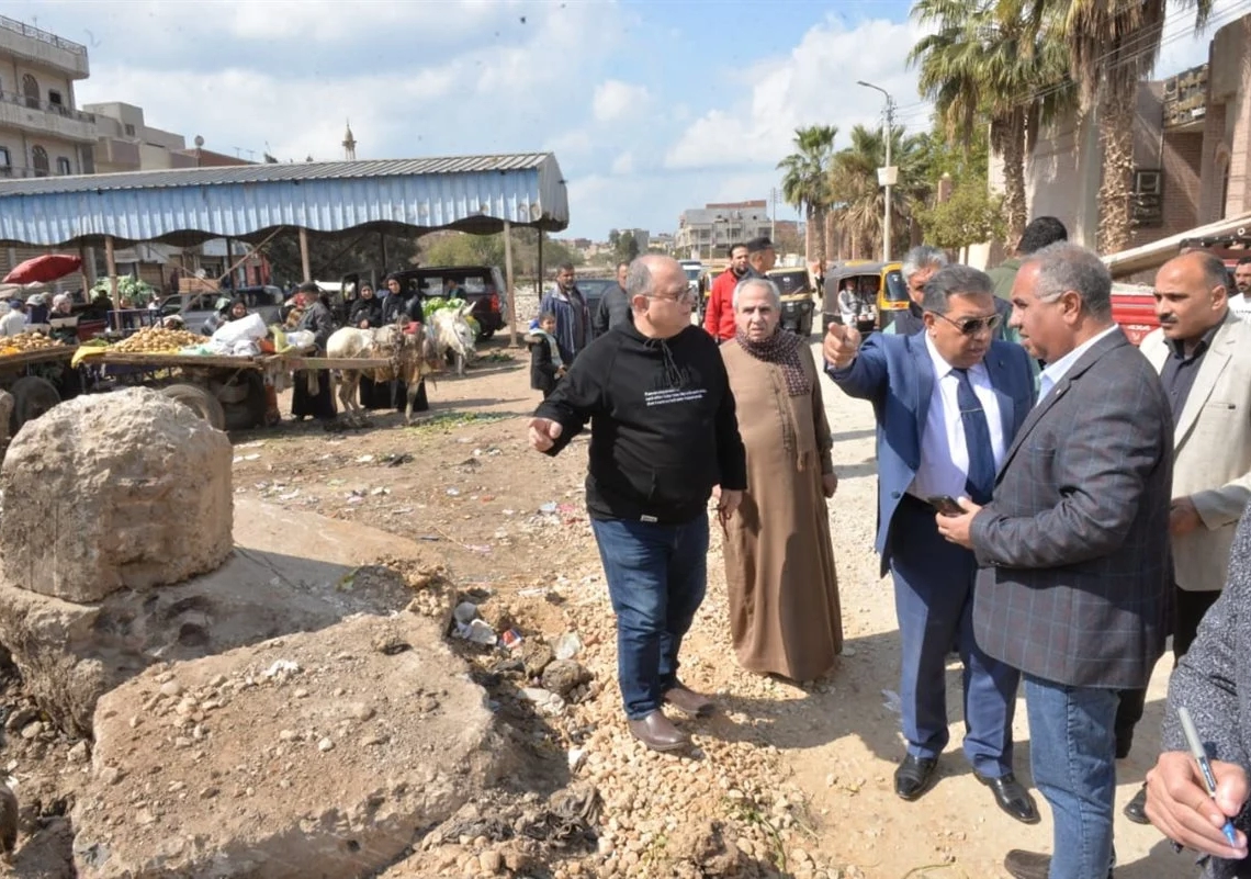 محافظ الدقهلية يقطع زيارته لشربين لعدم رضاه عن مستوى 18 - جريدة المساء