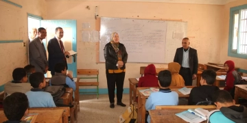  الهواري وكيل تعليم بني سويف  تتابع انتظام الدراسة بمدرستي الشهيد عبدالعليم على موسى بأبو سليم والفنية بنات 1 - جريدة المساء